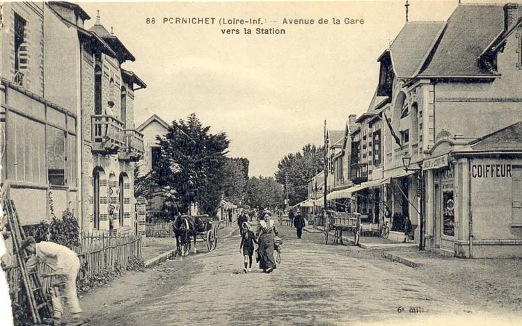 (44 - Loire Atlantique) Pornichet - Avenue de la Gare vers la station