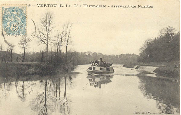 (44 - Loire Atlantique) Vertou - L'Hirondelle arrivant de Nantes